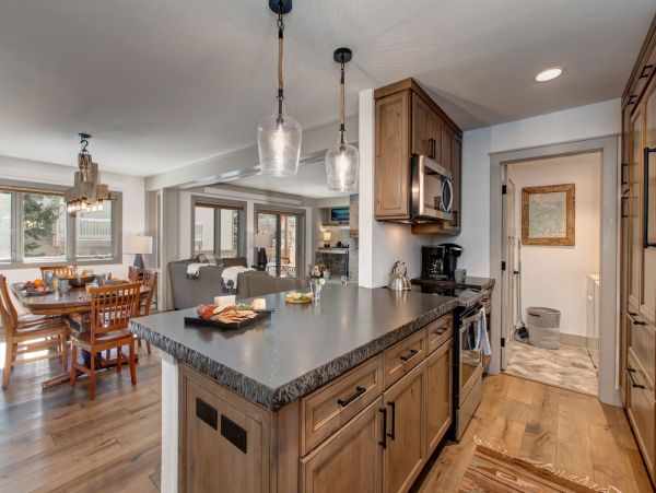 New Remodel 3 Bedroom in Teeton