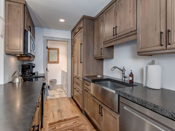 New Remodel 3 Bedroom in Teeton