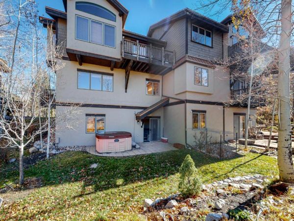 Edwards Vacation Home Four Bedroom Mountain Views