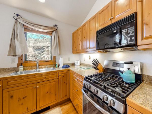 Edwards Vacation Home Four Bedroom Mountain Views