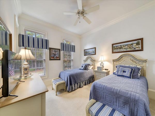 Hilton Head 6 Bedroom Pool Home With Elevator Walk To Beach