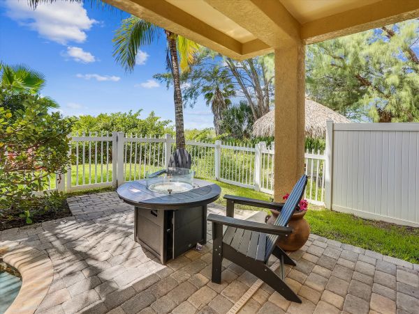 Gorgeous Vacation Home in Treasure Island - Located on Beach