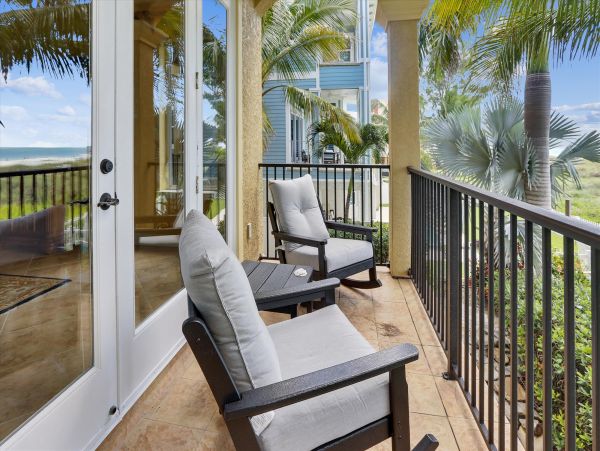 Gorgeous Vacation Home in Treasure Island - Located on Beach