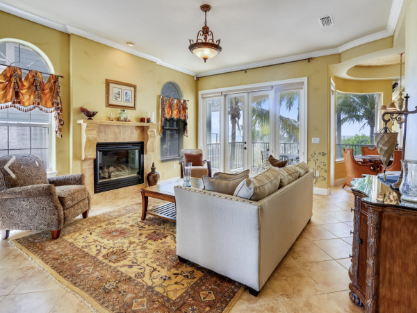 Gorgeous Vacation Home in Treasure Island - Located on Beach