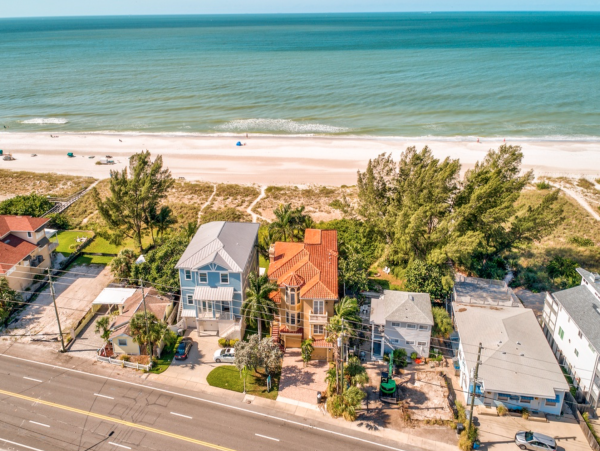 Gorgeous Vacation Home in Treasure Island - Located on Beach