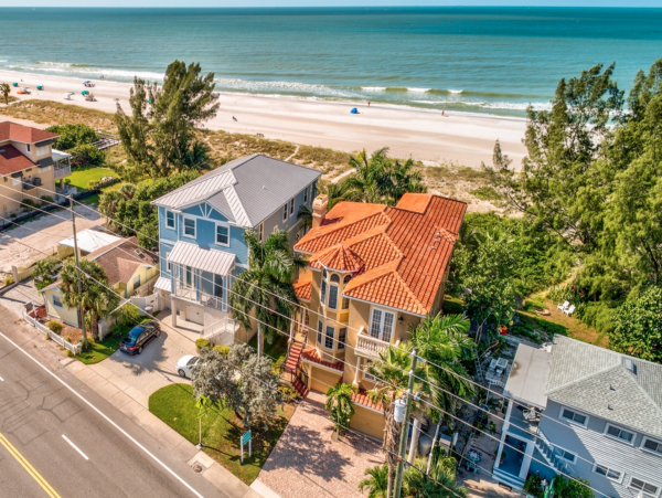 Gorgeous Vacation Home in Treasure Island - Located on Beach