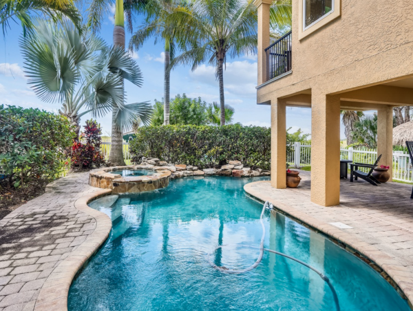 Gorgeous Vacation Home in Treasure Island - Located on Beach