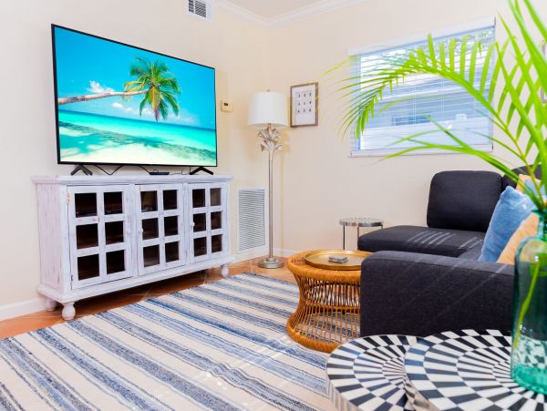 Naples Three Bedroom Vacation Pool Home Sleeps Six Guests