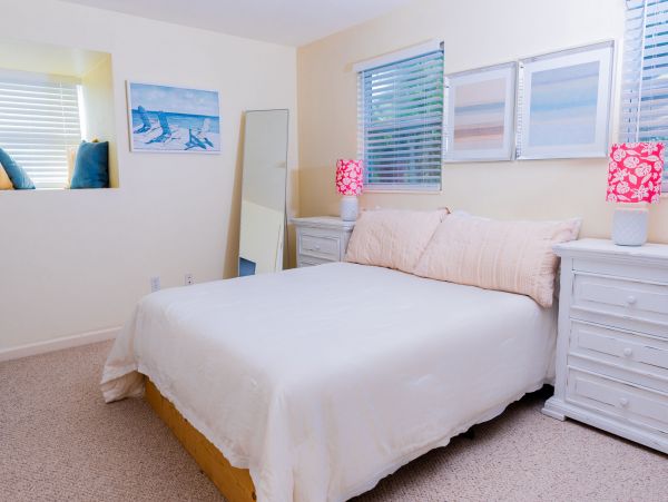 Naples Three Bedroom Vacation Pool Home Sleeps Six Guests