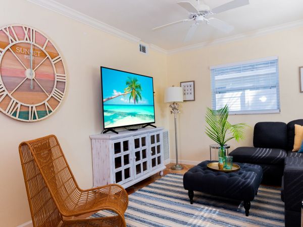 Naples Three Bedroom Vacation Pool Home Sleeps Six Guests