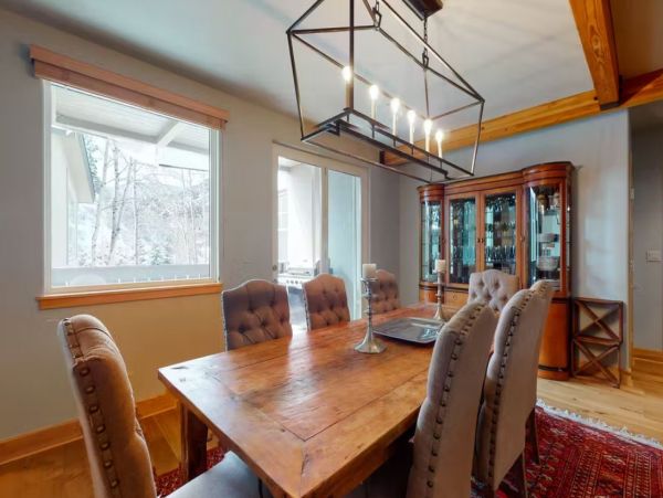 Charming Vacation Home in Arrowhead - Ski In Ski Out