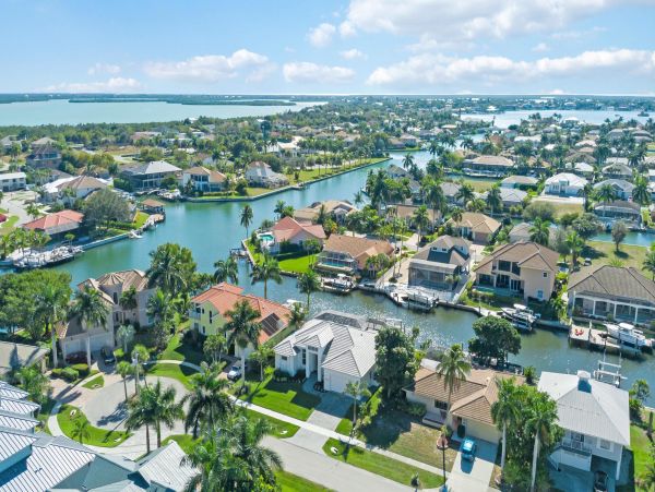 Luxury Marco Island Home Away from Home Sleeps 6 With Pool