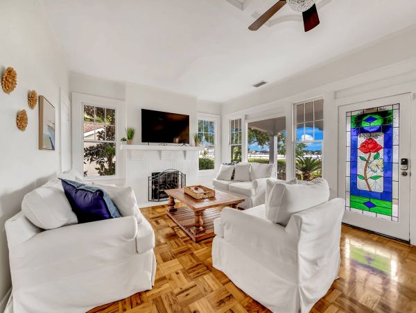 Tampa Four Bedroom Home With Bay Views & Private Pool
