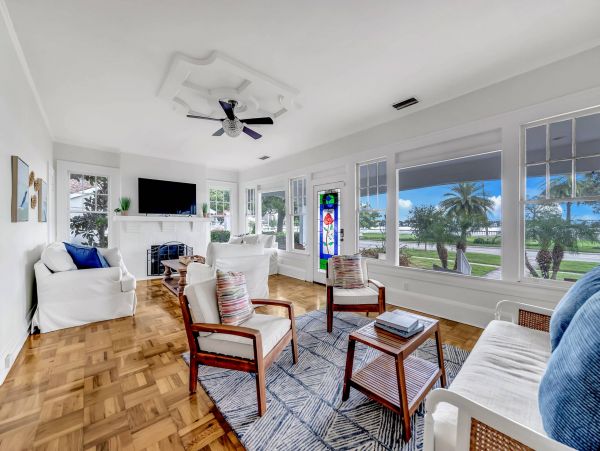 Tampa Four Bedroom Home With Bay Views & Private Pool