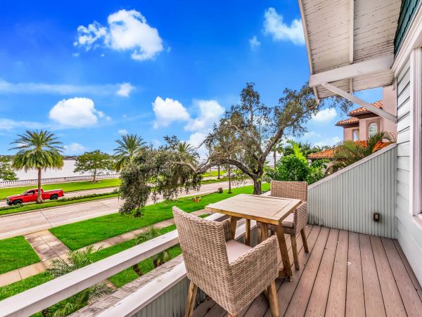 Tampa Four Bedroom Home With Bay Views & Private Pool