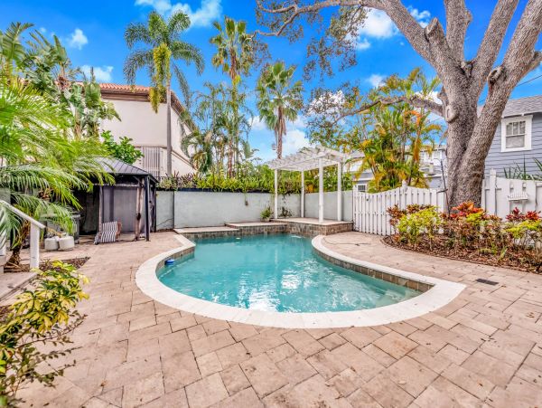 Tampa Four Bedroom Home With Bay Views & Private Pool