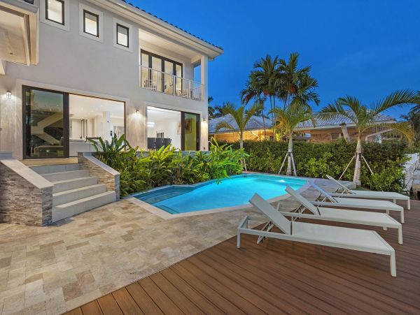 Gorgeous Hollywood FL Vacation Home Private Pool Sleeps 10