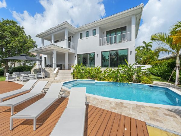 Gorgeous Hollywood FL Vacation Home Private Pool Sleeps 10