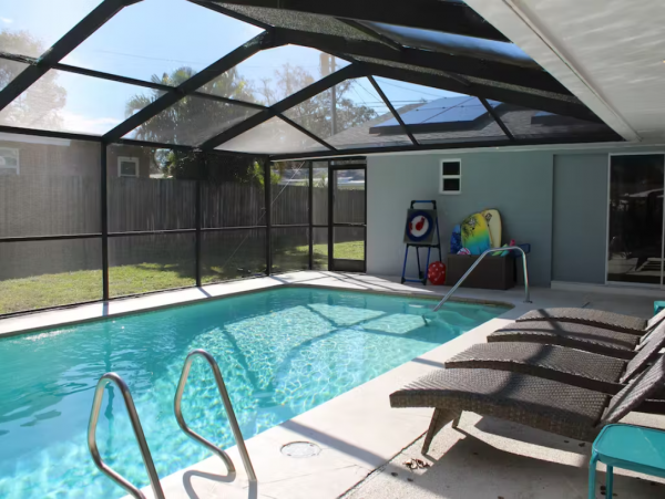 Beautiful Largo Vacation Home with Private Pool & Lanai