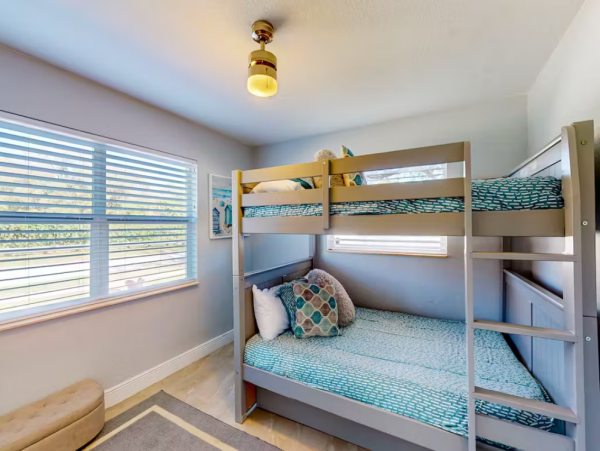 Beautiful Largo Vacation Home with Private Pool & Lanai