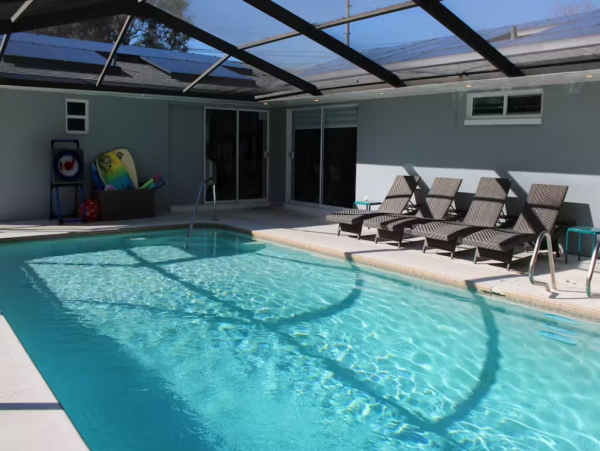 Beautiful Largo Vacation Home with Private Pool & Lanai