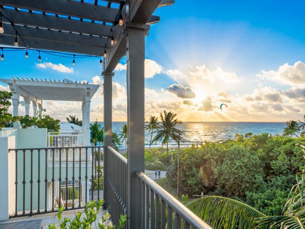 Gorgeous Hollywood FL Vacation Home Private Pool Sleeps 8