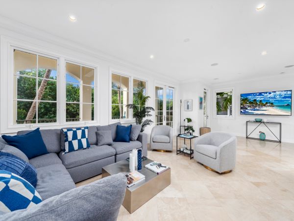 Gorgeous Hollywood FL Vacation Home Private Pool Sleeps 8