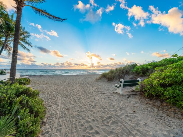 Gorgeous Hollywood FL Vacation Home Private Pool Sleeps 8