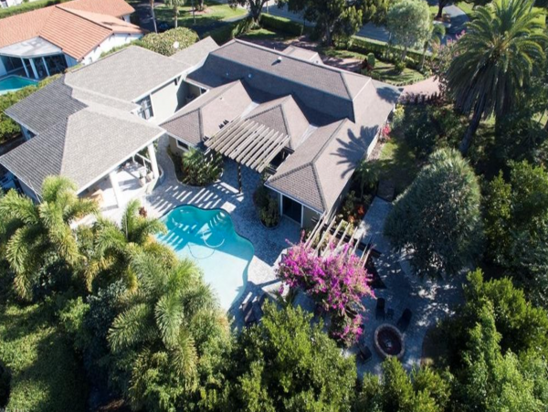 Naples vacation home 3 blocks to beach