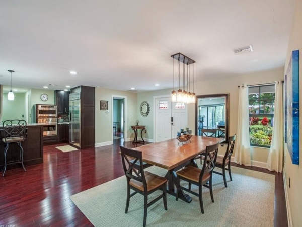 Naples vacation home 3 blocks to beach
