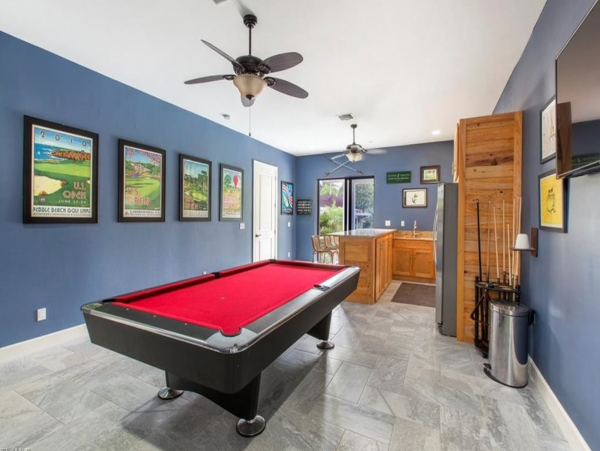 Naples vacation home 3 blocks to beach