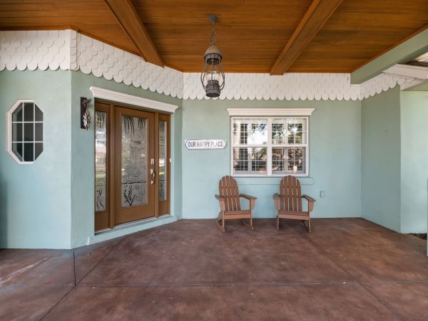 Gorgeous 4 Bedroom Pool Home in Bradenton - Eight Guests