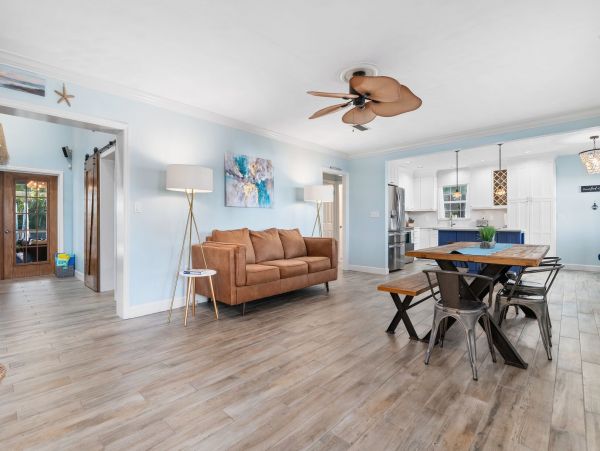 Gorgeous 4 Bedroom Pool Home in Bradenton - Eight Guests
