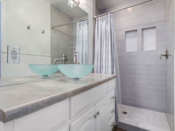Gorgeous 4 Bedroom Pool Home in Bradenton - Eight Guests