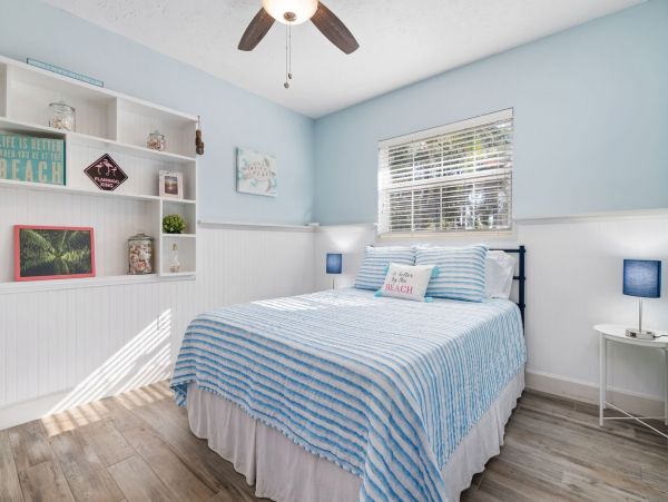 Gorgeous 4 Bedroom Pool Home in Bradenton - Eight Guests