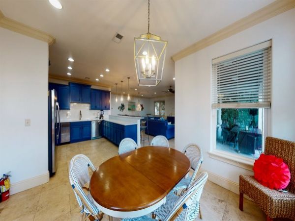 Luxurious Vacation Rental in Miramar Beach 9 Bedrooms