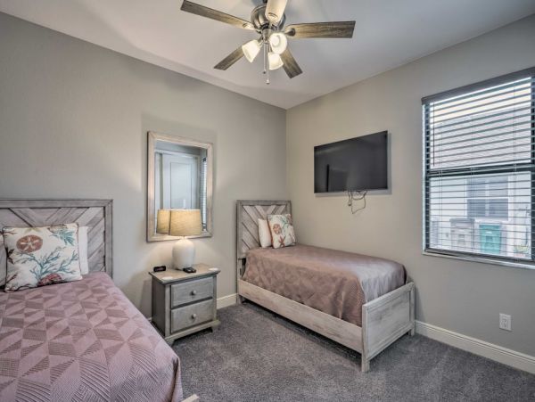 Canal Front Three Bedroom Vacation Home in Cape Coral
