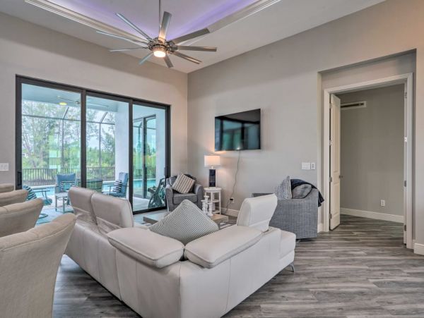 Canal Front Three Bedroom Vacation Home in Cape Coral