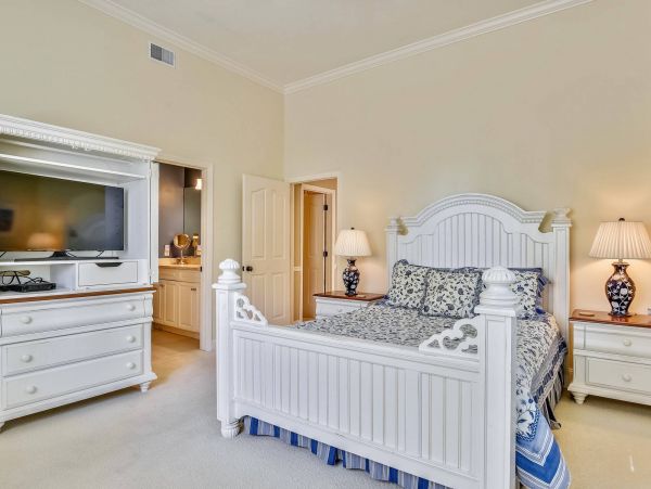 Walk to Beach 4 Bedroom Vacation Home with Private Pool