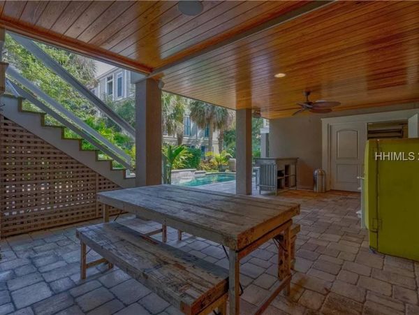 Walk to Beach Vacation Home Five Bedrooms in Hilton Head