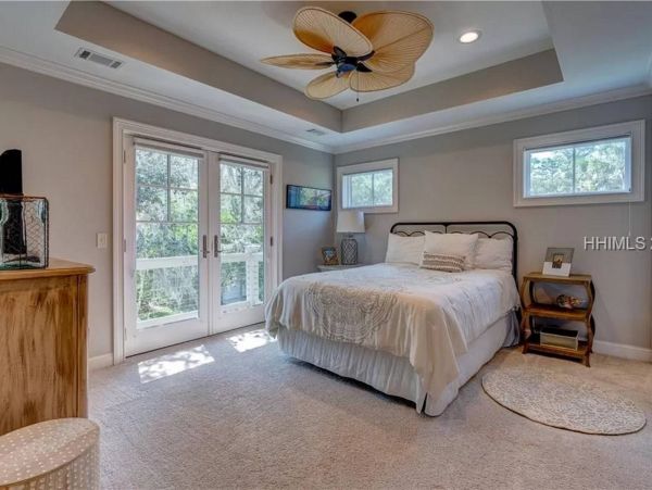 Walk to Beach Vacation Home Five Bedrooms in Hilton Head