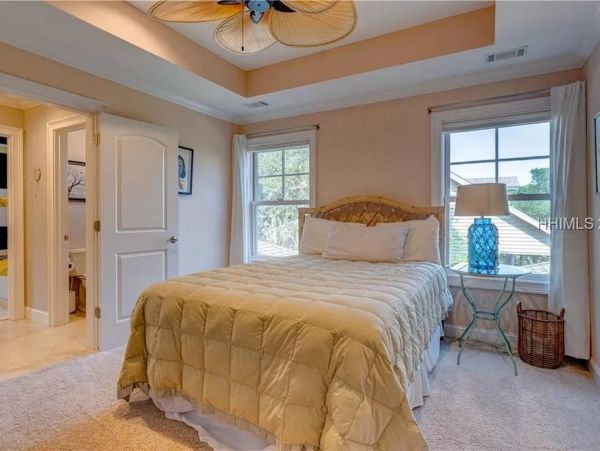 Walk to Beach Vacation Home Five Bedrooms in Hilton Head