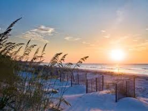 Walk to Beach Vacation Home Five Bedrooms in Hilton Head