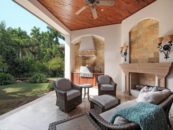Luxury 5 BR+Den Estate in Olde Naples 5 Houses to Beach