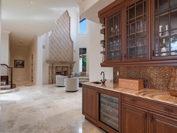 Luxury 5 BR+Den Estate in Olde Naples 5 Houses to Beach