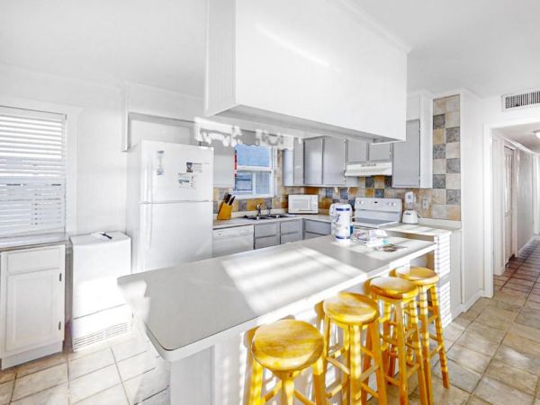 Alabama Spacious 6 Bedroom Home on the Beach Private Deck