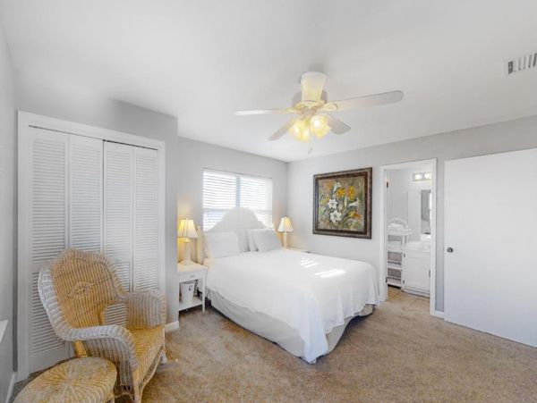 Alabama Spacious 6 Bedroom Home on the Beach Private Deck