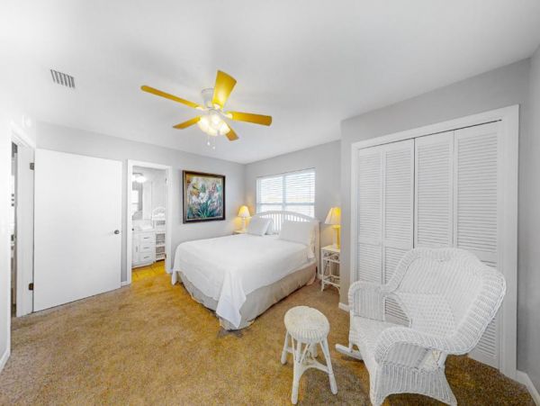 Alabama Spacious 6 Bedroom Home on the Beach Private Deck
