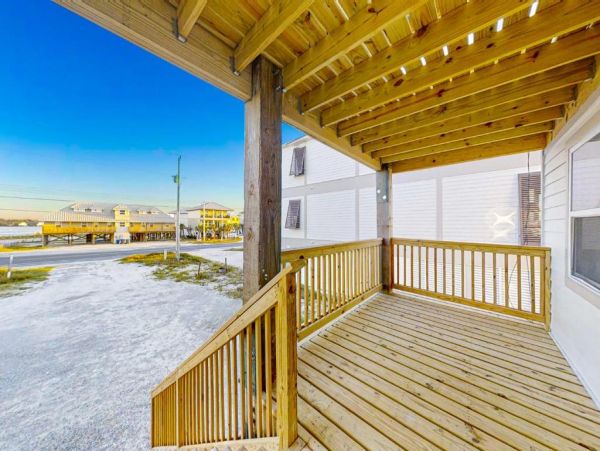 Alabama Spacious 6 Bedroom Home on the Beach Private Deck