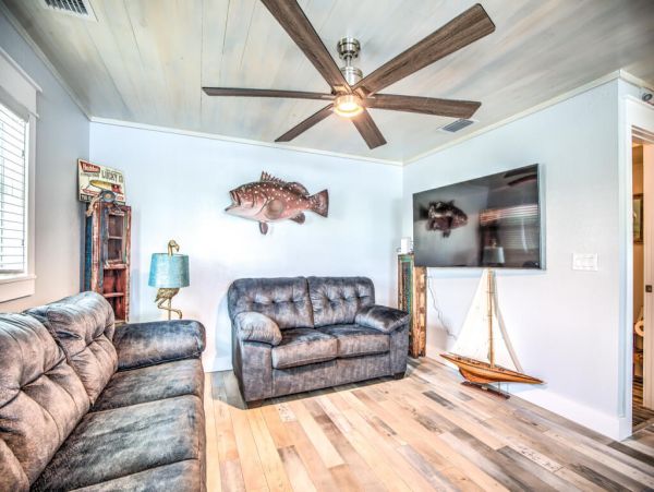 Six Bedroom Vacation Home in Marathon with Boat Dock & Pool
